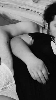 İri güzel evli kadın paylaşıldı, kocası onu filme alıyor, sadece ağır çekimdeki hayranlar