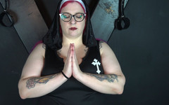 Abby Strange: 자지를 보내주세요! 수녀가 질내 사정을 받다