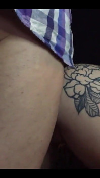 蓝莲花...Rose正在抽搐她的性感大白屁股，并激情地吮吸我的大黑鸡巴。