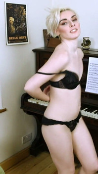 Melody Wilde - Music Is My Life