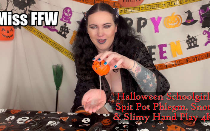 MissFFW: Chica de Halloween escupe Phlegm y juega con la mano...