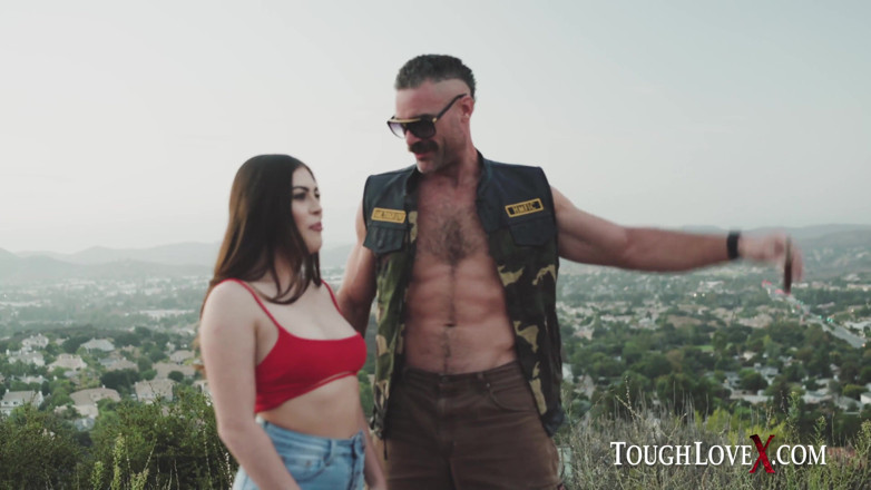 ToughLoveX: TOUGHLOVEXふしだらな女の挑戦とヴェロニカバレンタイン