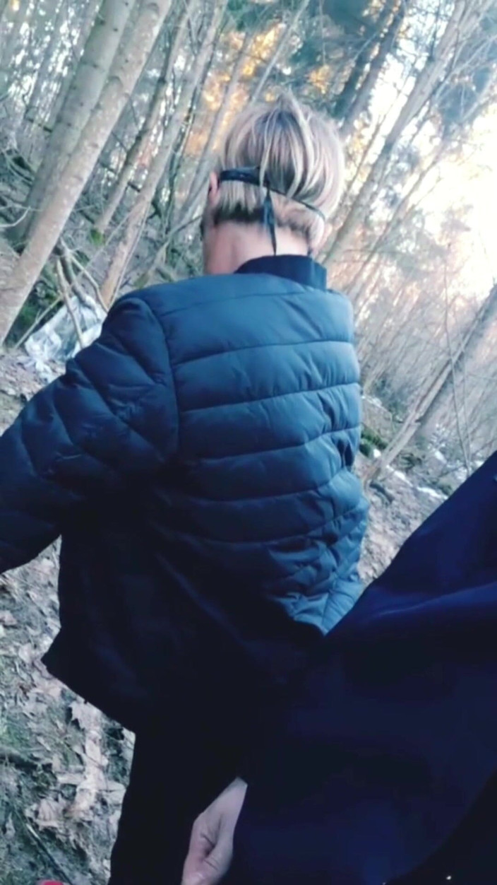 Crazyfamily 1970: Мачеха сосала мне член в лесу