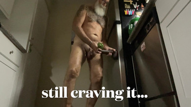 feedmedick: 用意。。私の穴を埋めるために。