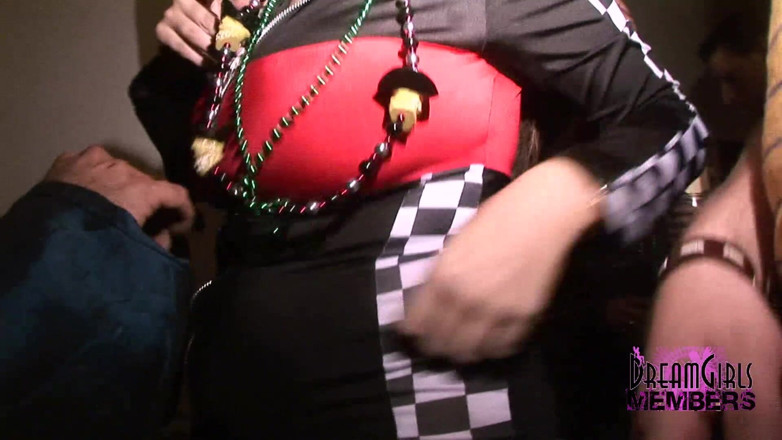 Dream Girls: Děvka šuká s lahví na soukromé halloween párty