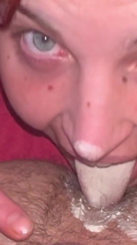 Reet likken pov met slagroom in latex (aangepaste video)