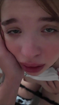 Sesso hardcore carina brunetta arrapata ragazza grande cazzo gola profonda pompino alla pecorina sborrata orgasmo femminile alina sins