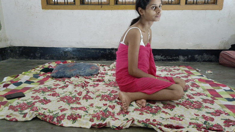 Easypron: 彼氏のインドのデシ村のホットガールパルニタセックス