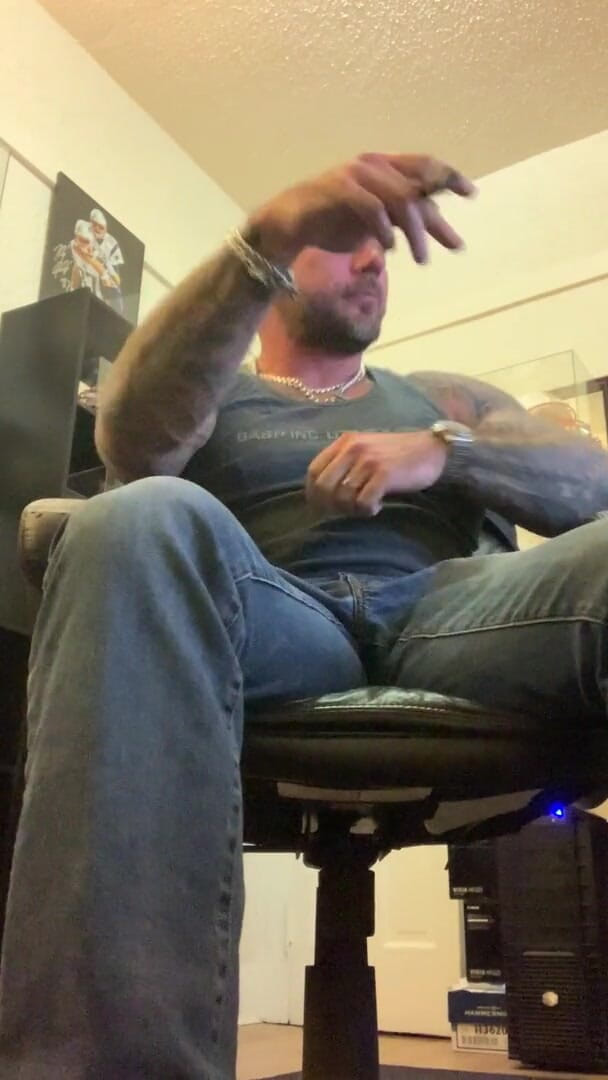 MasculineJason - Jason Collins: Foot masterdominanz und WICHsanleitung und Zigarre!