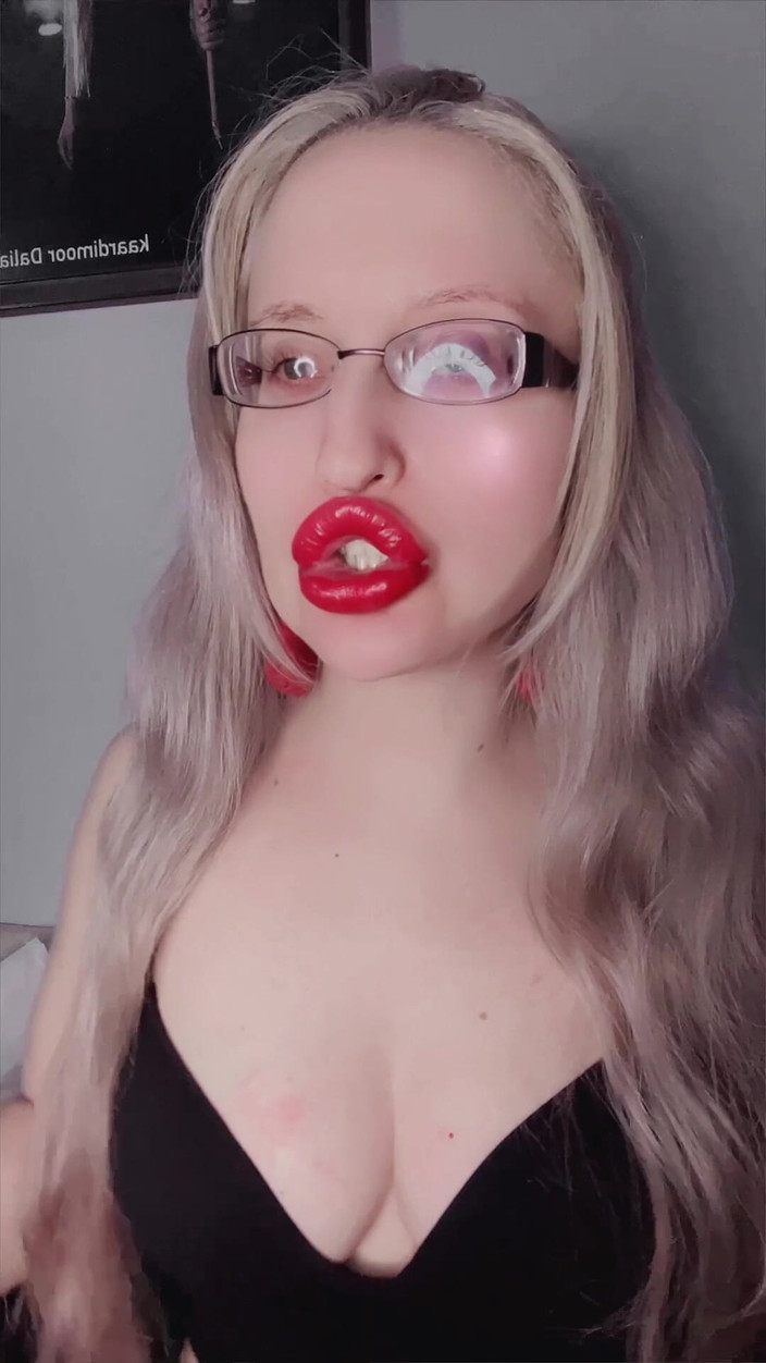 FinDom Goaldigger: Țâțe roșii cu buze mari - instrucțiuni de masturbare