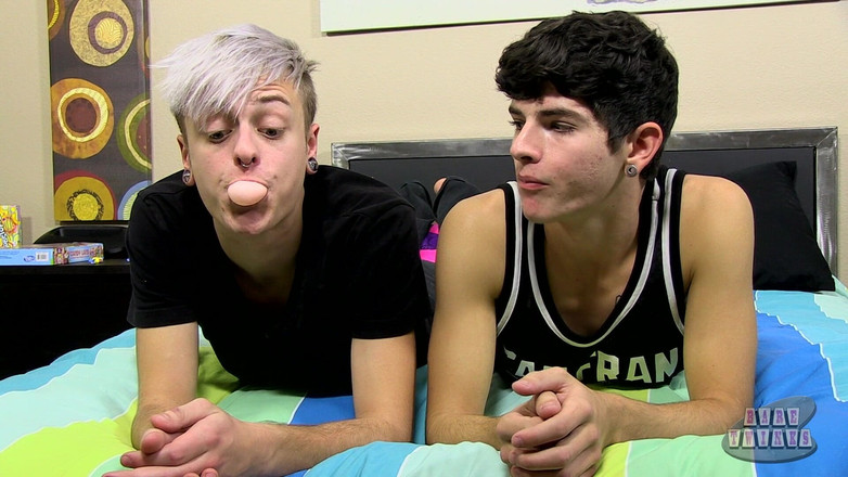 Bare Twinks: 바레백 버블 껌 소년