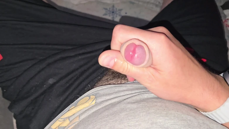 Fap_man93: सुबह में, मैं अपने बालों के साथ खेलता हूं