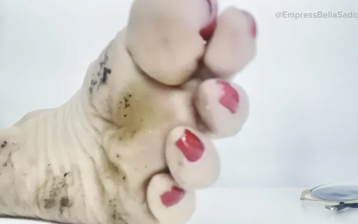 Empress Bella Sadic: Empress Bella in Foot Humiliation