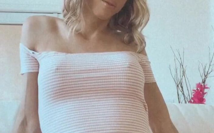 Tia Tizzianni Productions: Cum slide mis bragas abajo