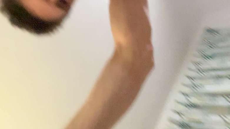 Alpha stud 4 u: Gebruik mijn grote teen in haar strakke kont terwijl ze...