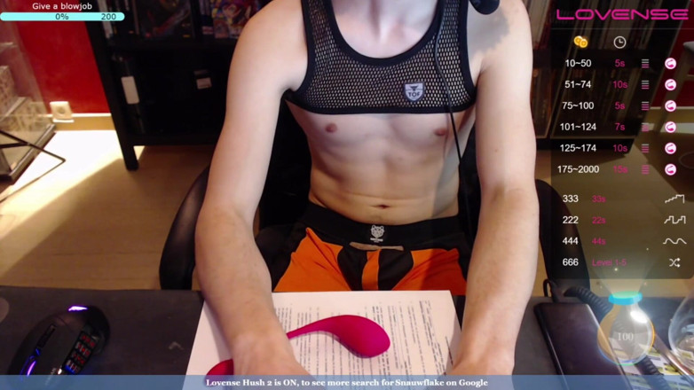 Snauwflake: Snauwflakeはchaturbateで楽しんでいる - パート1