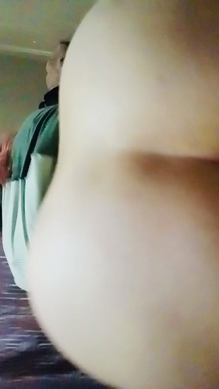 Conemua24: 我的婊子动作很好