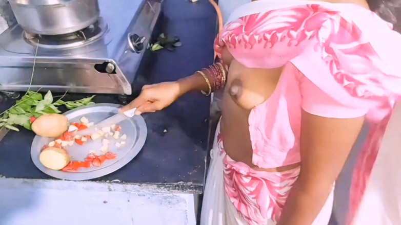YourAnitha: Une villageoise indienne mariée se fait baiser en levrette, vidéo...