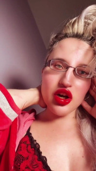 Labios perfectos, lápiz labial rojo, fetiche portero adicto a los labios