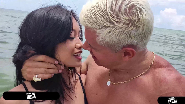 Immoral Live: Porno Dan folosit toate inel puternic agățat blondă matură și asiatică...