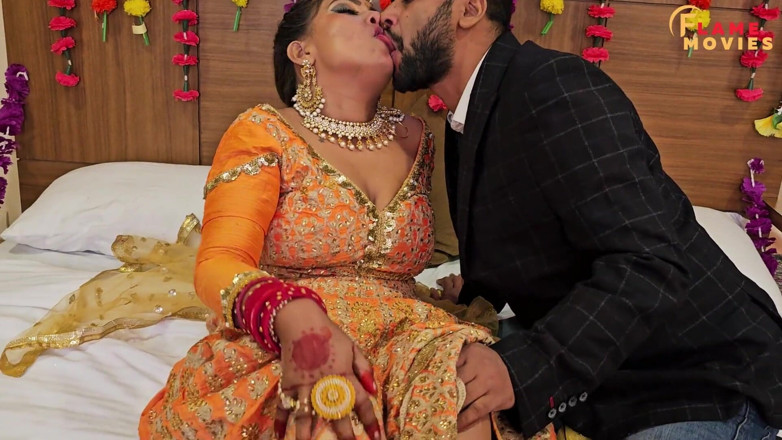 DesiHeat Studio: Razia bhabhi wurde vom kunden in ihre enge muschi und...