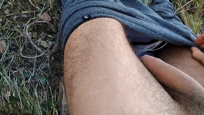 Elvissc: Bold Exhibitionist with Nice Fat Cock Masturbates in the Middle...