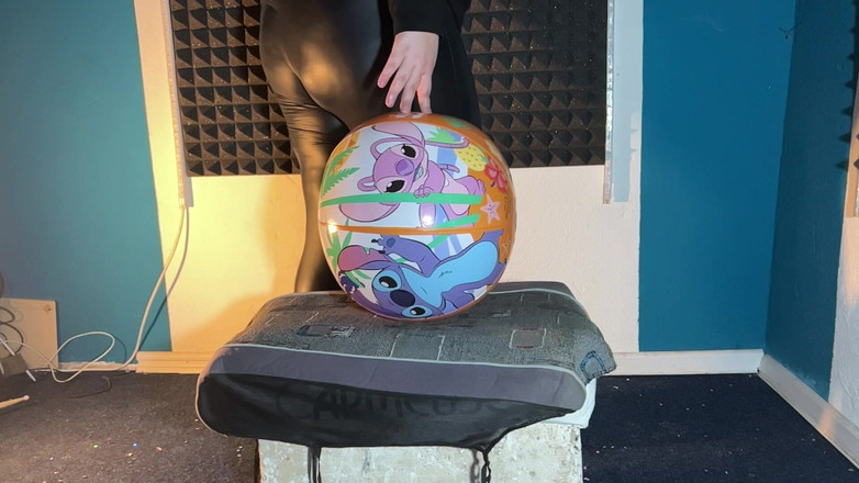 BeachBallsDuo: Lucy Sit Pops 12 50cm Customer Choosen Beach Balls in Shiny Black...