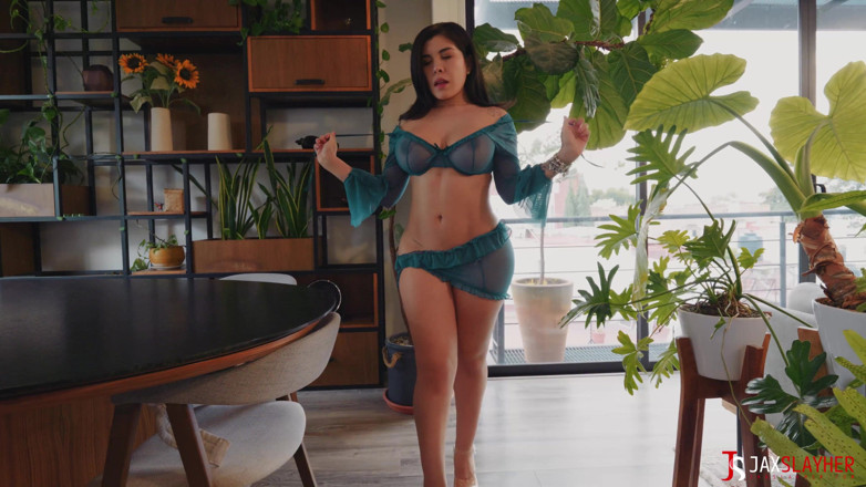 Jax Slayher: Latina seksi ini