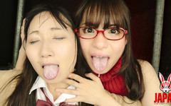 Japan Fetish Fusion: 痴迷的女同性恋老师的唾液浸透的脸舔统治 - saiko yatsuhashi和misaki yumeno