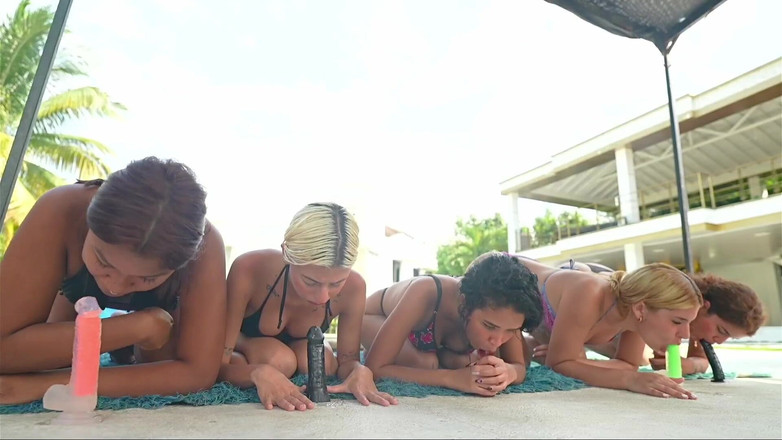 Good Girls Mansion: La migliore sfida al succhiatore di dildo GGmansion