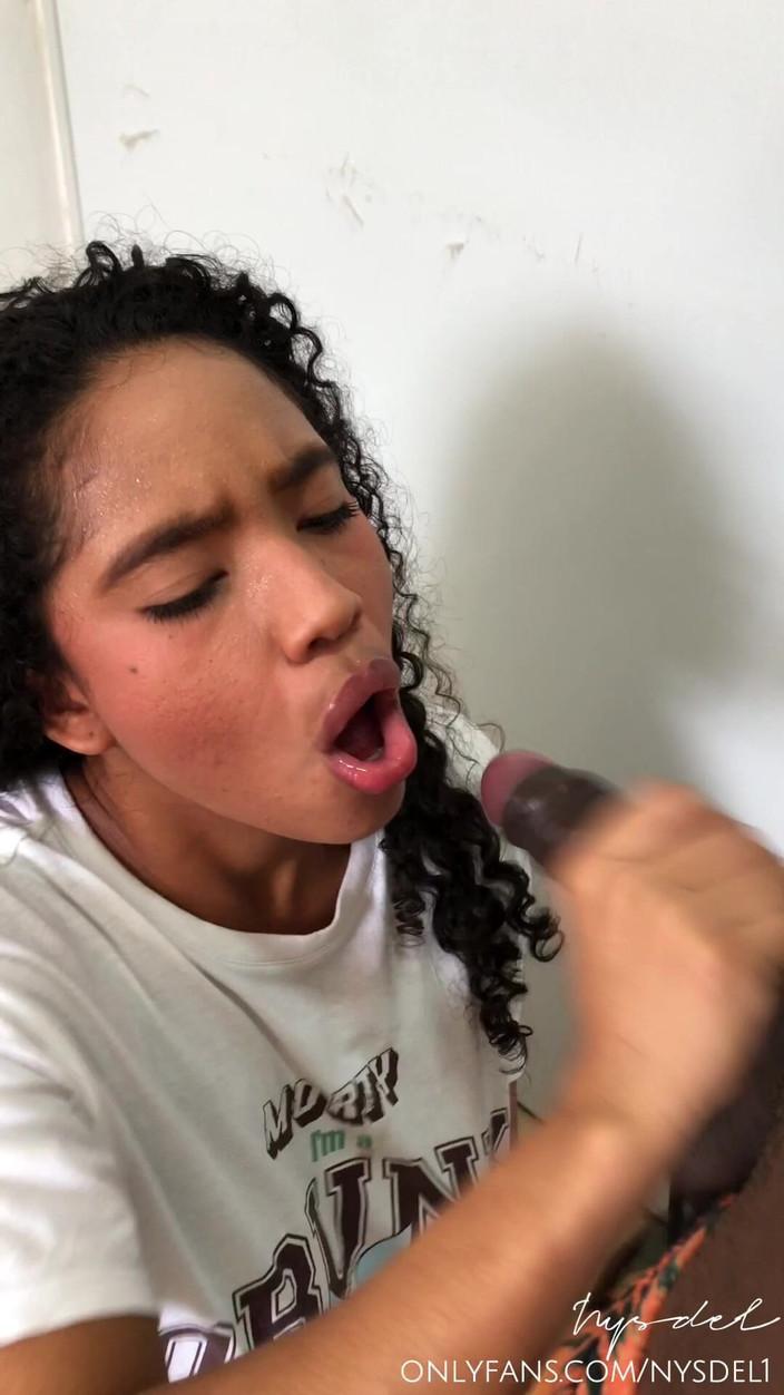 Nysdel: Vreemdgaande vriendin geeft stiekem een pijpbeurt aan de beste vriend...