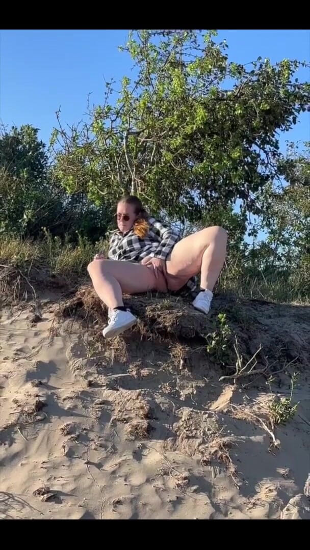 Naughty Mila: Jsem tak nadržená, že jsem potřebovala hrát si sama se sebou