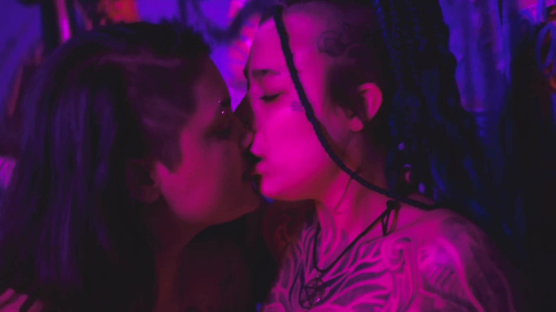 Quente club: Ruttna Venus och D'louise