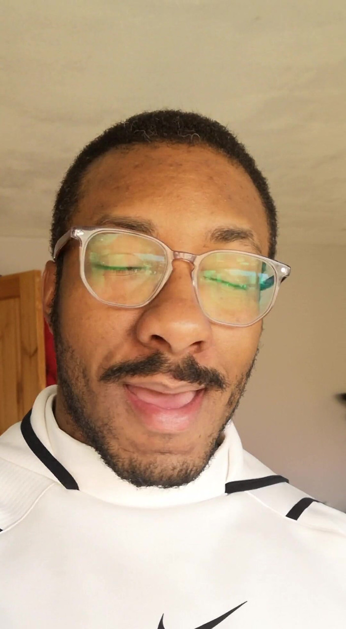 Amadeus: Merci les gars pour le soutien continu. Je fais également un...