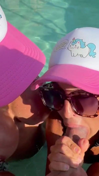 Abi James & Sunni Daize ger minnesvärd tandem avsugning