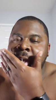 Makan sperma solo di kontol hitam