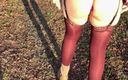 Lady Oups exhib &amp; slave stepmom: Lady Oups camina en público en mini falda, consolador anal...