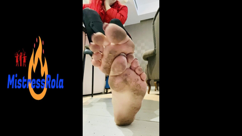 Mistressrola: Брудні ноги хочуть його лизати