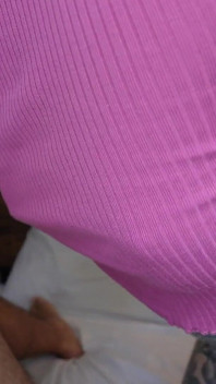Iubita tatuată sexy a celui mai bun prieten Salem Nox te seduce
