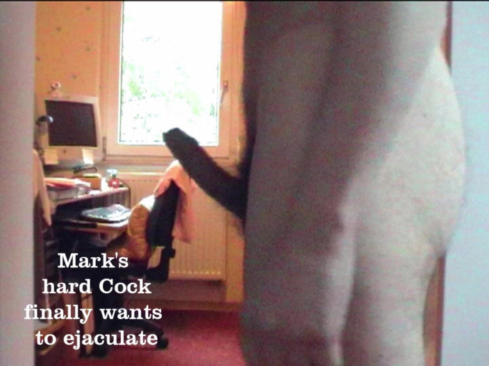 Mark Hannes: Masturbação nua com strip e corcunda