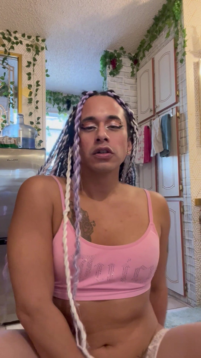 TSJade95: Bir Cadı Olmalı