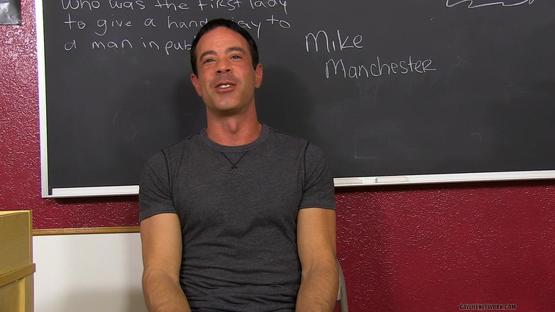 Teach Twinks: Mike je velký fanoušek doggy