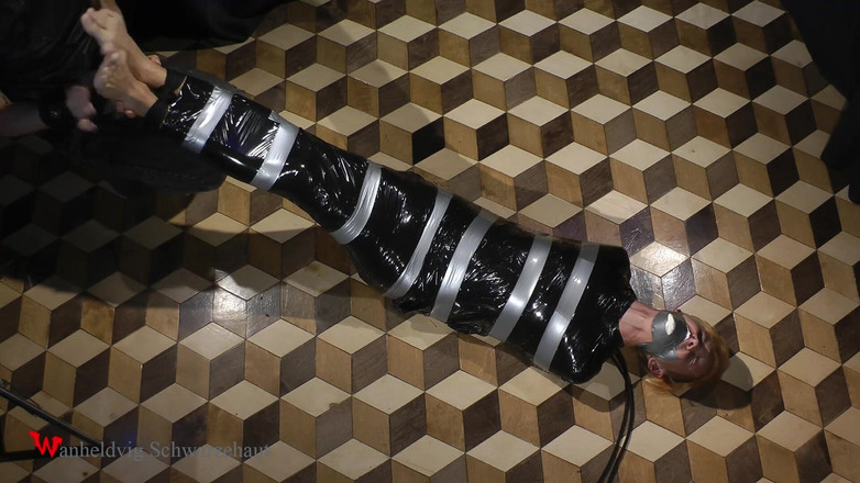 Wanheldvig: Nicky Wickelte Socken Geknebelt