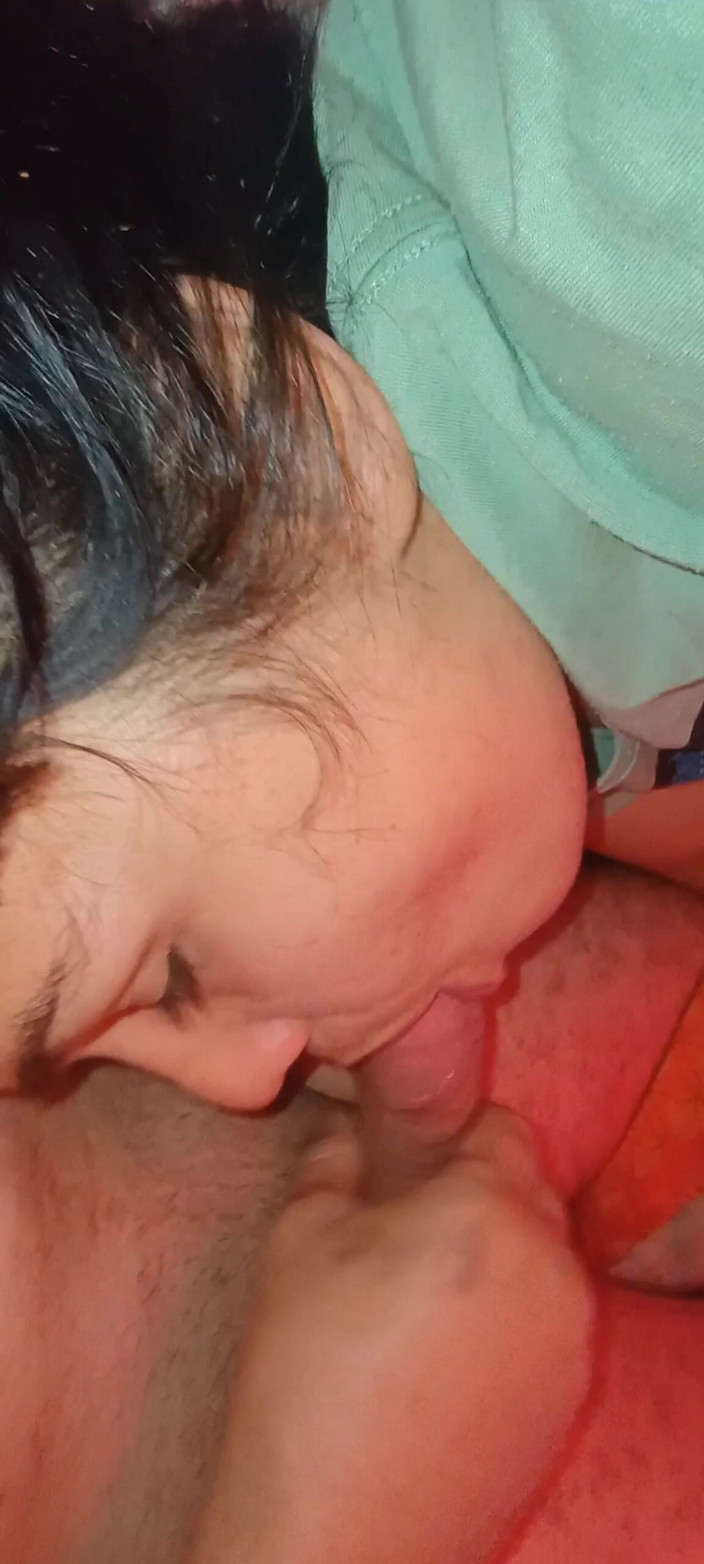 Ionut899: सौतेले पिताजी मेरे लंड को केवल गले में चोदना चाहते हैं