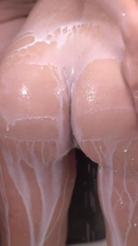 Played with My Redhead Girlfriend in Bath Tub with Milk