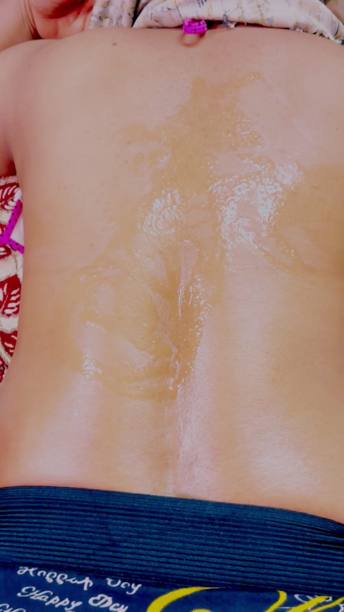 Beautiful mask: मेरी पत्नी की पहली बार होटल मालिश करने वाले द्वारा शादी की सालगिरह का सबसे अच्छा उपहार पत्नी के लिए चुदाई व्यभिचारी पति बड़ा काला लंड