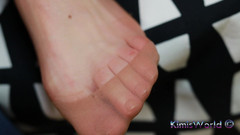 KimisWorld: Aksi hot lesbian suede yang lagi asik muasin memeknya pakai...