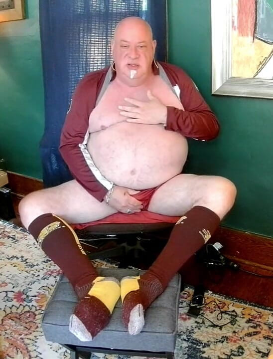 beardaddychub: 스트레스를 해소하는 방법을 플레이어에게 가르치는 코치!
