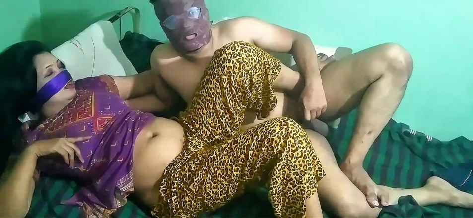 Romjan Khan: Desi Mallu Local Bhabhi Hardcore jebanie z chłopcem dostawy, gdy...