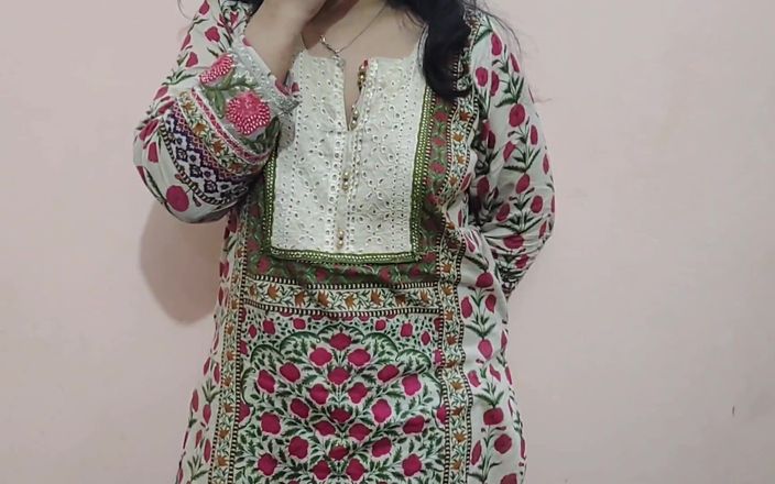 Sairaxsaim: Bigass Sister in-law Smoking in Periods-hindi Audio